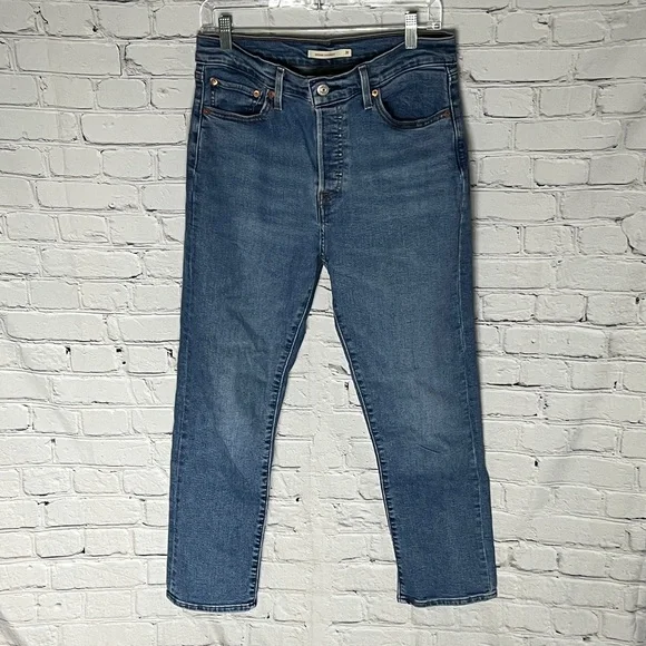 Levi Strauss Wedgie Classic Blue Straight Leg Women's Jeans - Picture 2 of 5